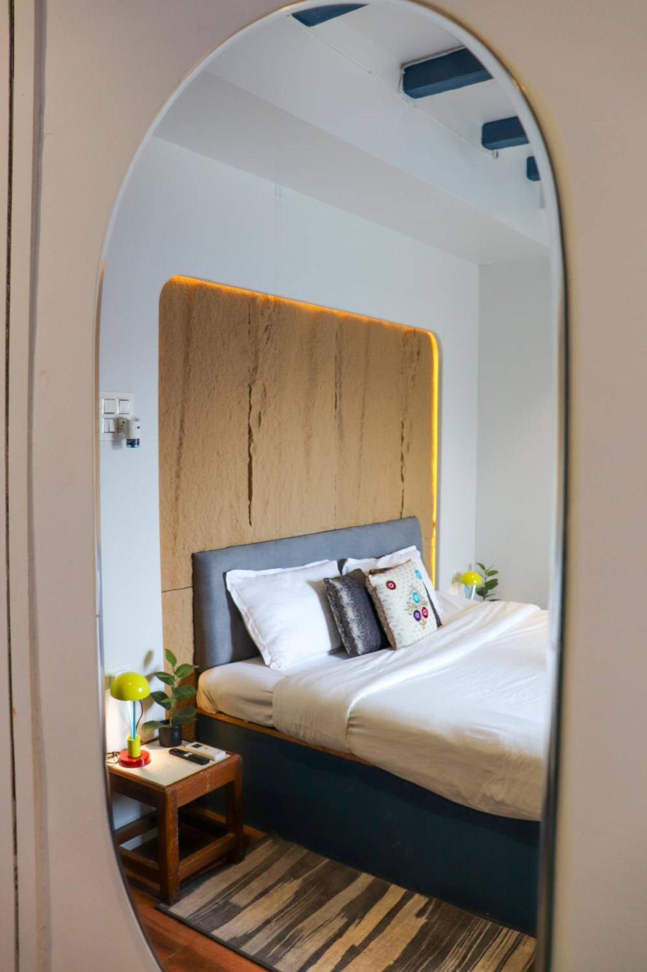 Blue Door Hotel Būndi Екстериор снимка