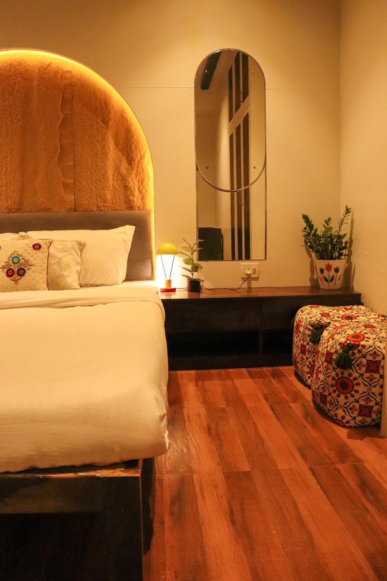 Blue Door Hotel Būndi Екстериор снимка