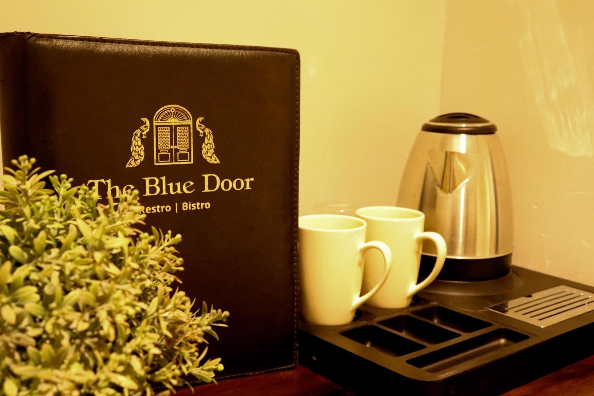 Blue Door Hotel Būndi Екстериор снимка