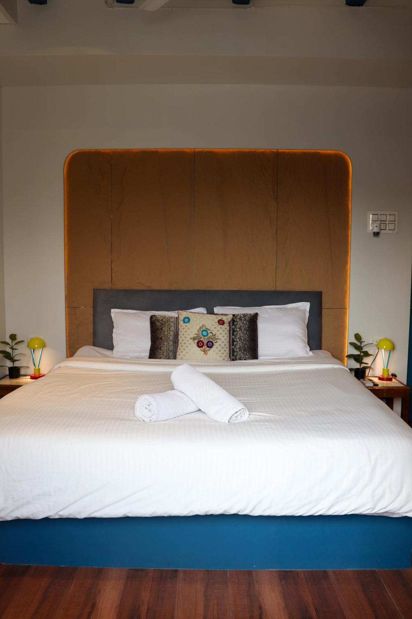 Blue Door Hotel Būndi Екстериор снимка